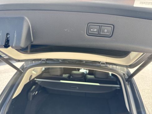 Used 2025 Genesis GV80 2.5T Prestige image 11