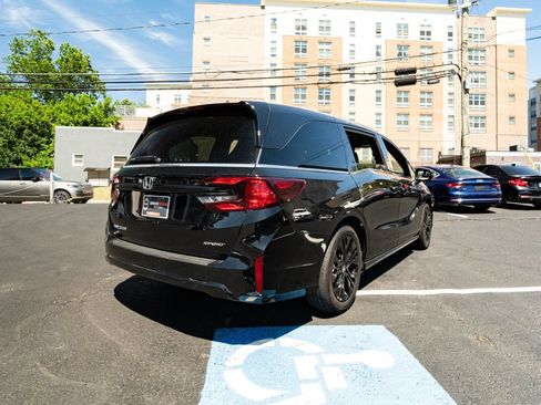 Used 2025 Honda Odyssey Sport-L image 3