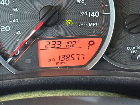 Used 2012 Toyota Yaris LE FWD image 37