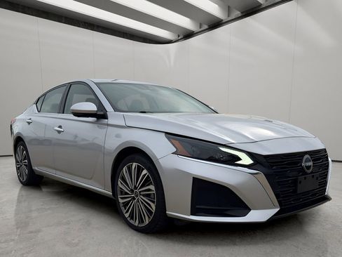 Used 2023 Nissan Altima 2.5 SL image 7