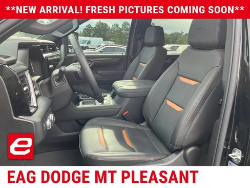 Used 2025 GMC Sierra 2500 AT4 w/ AT4 Premium Plus Package AWD/4WD image 7