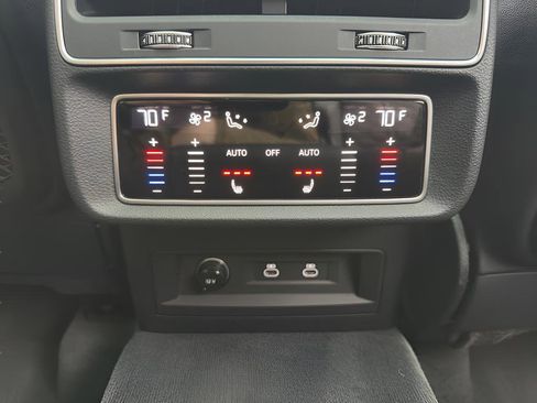 Certified 2025 Audi RS Q8 performance image 34