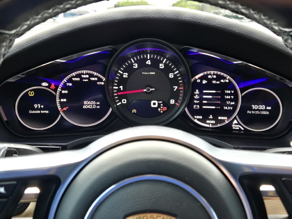 Used 2022 Porsche Cayenne Coupe AWD/4WD image 25