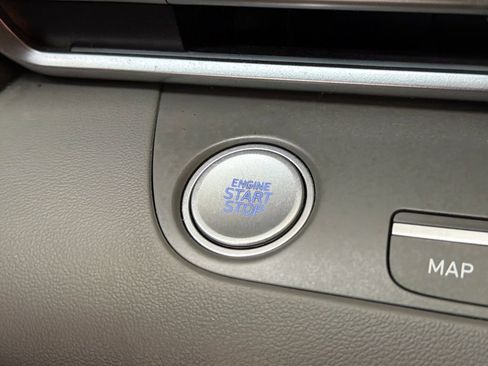 Used 2024 Hyundai Elantra SEL w/ Convenience Package FWD image 6