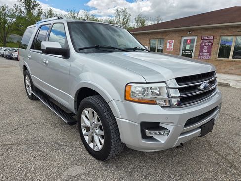 Used 2017 Ford Expedition Limited w/ Equipment Group 301A AWD/4WD image 3