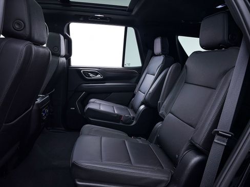 Used 2023 Chevrolet Tahoe Z71 w/ Luxury Package AWD/4WD image 40