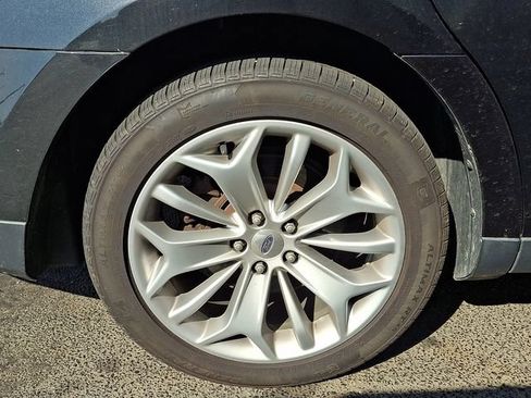 Used 2014 Ford Taurus Limited w/ Equipment Group 301A AWD/4WD image 6