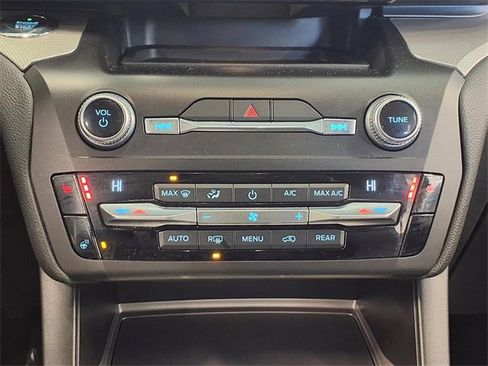 Certified 2020 Ford Explorer XLT w/ Equipment Group 202A image 14