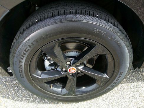 Used 2023 Jaguar F-PACE S image 42