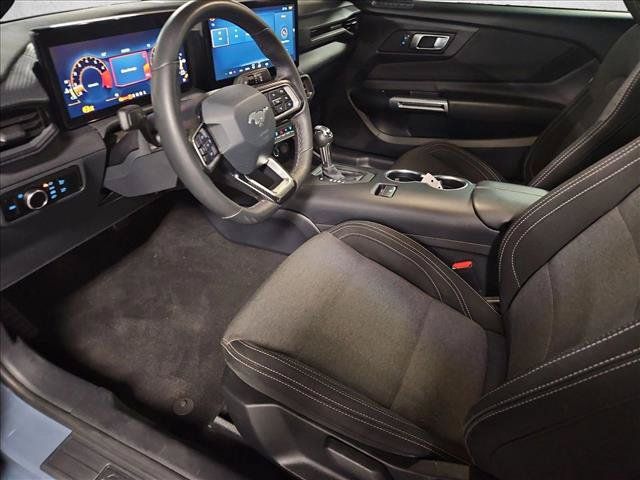 Used 2024 Ford Mustang Coupe RWD image 9
