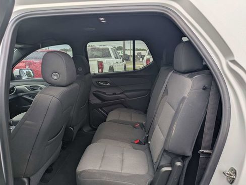 Used 2023 Chevrolet Traverse LT FWD image 12