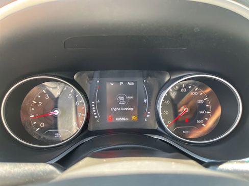 Used 2019 Jeep Compass Latitude FWD image 23