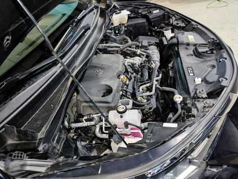 Used 2021 Toyota Sienna XLE w/ XLE Plus Package FWD image 54