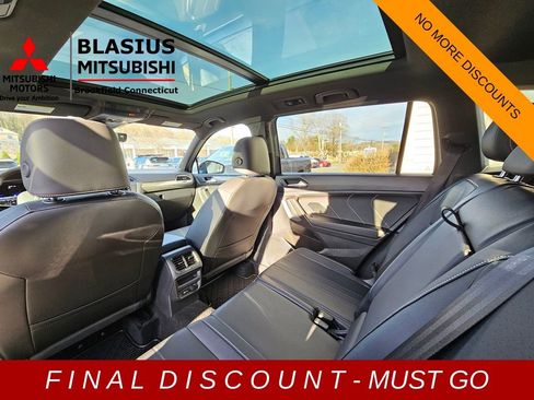 Used 2022 Volkswagen Tiguan SE R-Line image 20