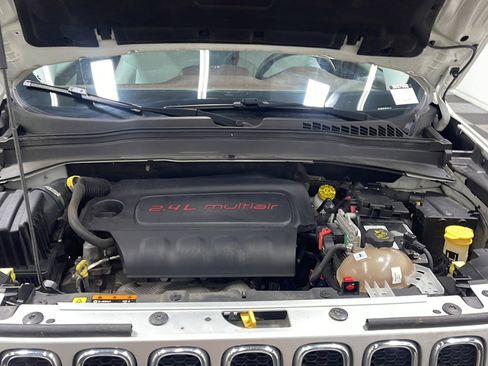 Used 2017 Jeep Renegade Limited AWD/4WD image 26