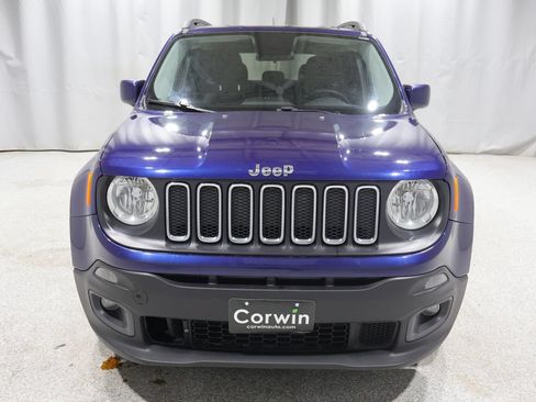 Used 2017 Jeep Renegade Latitude FWD image 9