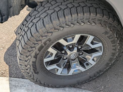 Used 2023 Toyota Tacoma TRD Off-Road AWD/4WD image 43