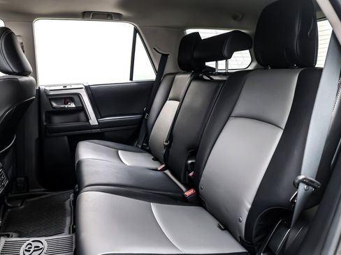 Used 2023 Toyota 4Runner SR5 Premium image 9