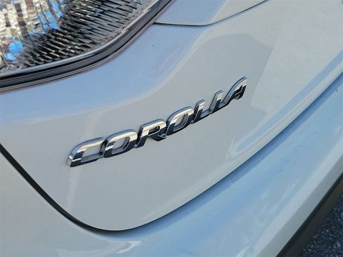 Used 2023 Toyota Corolla LE image 6