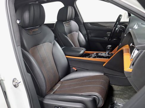 Used 2020 Bentley Bentayga Design Series AWD/4WD image 30