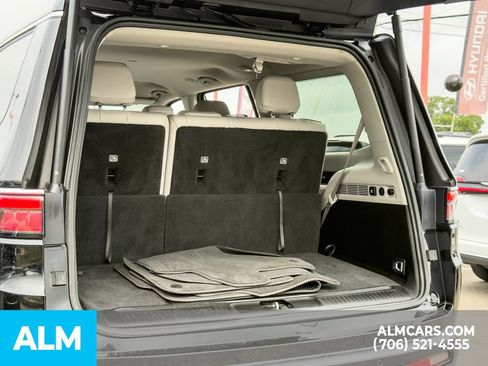 Used 2024 Jeep Wagoneer Series II w/ Flexible Seating Group RWD image 20