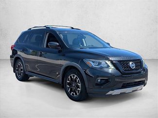 Used 2019 Nissan Pathfinder SL FWD video 3