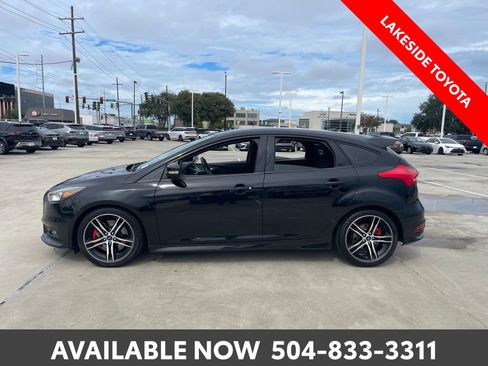 Used 2018 Ford Focus ST FWD image 2
