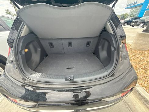 Used 2020 Chevrolet Bolt Premier w/ Infotainment Package FWD image 16