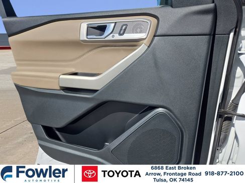 Used 2021 Ford Explorer Limited AWD/4WD image 16