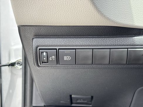Used 2026 Toyota Corolla LE w/ Carpet Mat Package (TMS) FWD image 29