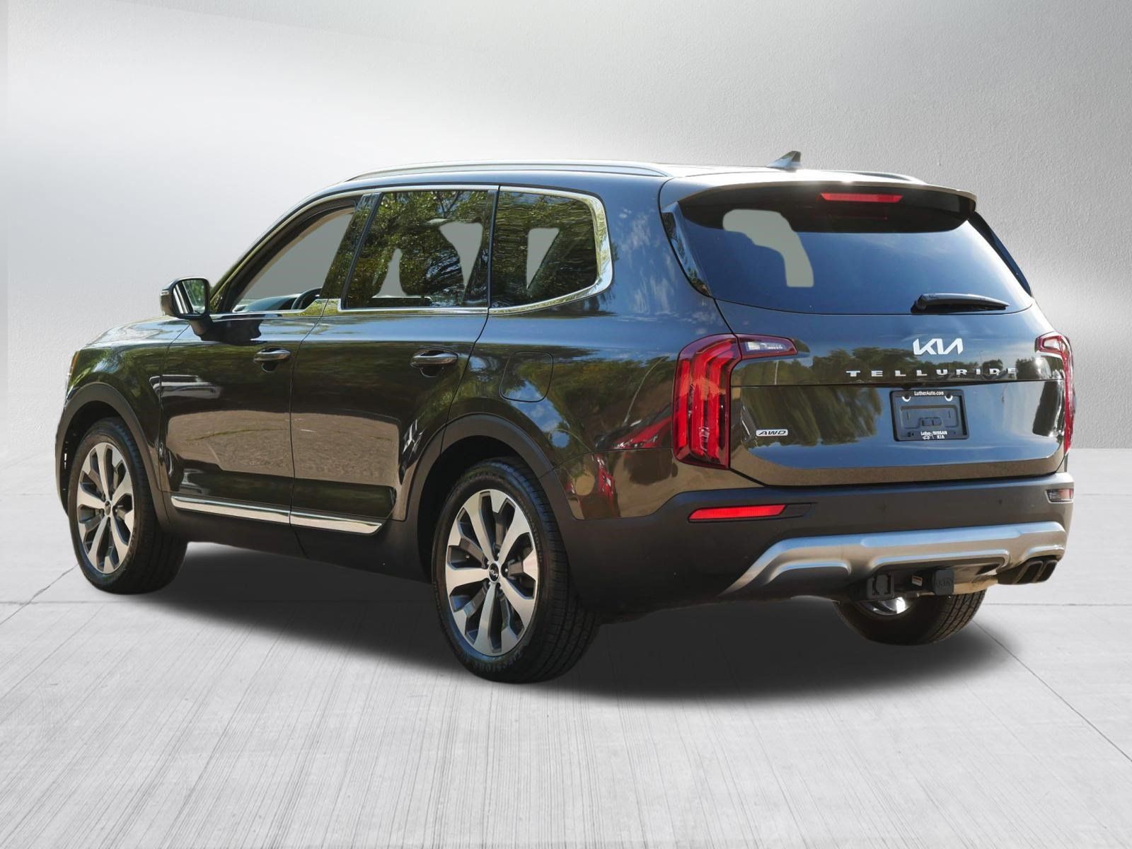 Certified 2022 Kia Telluride EX w/ EX Premium Package AWD/4WD image 5