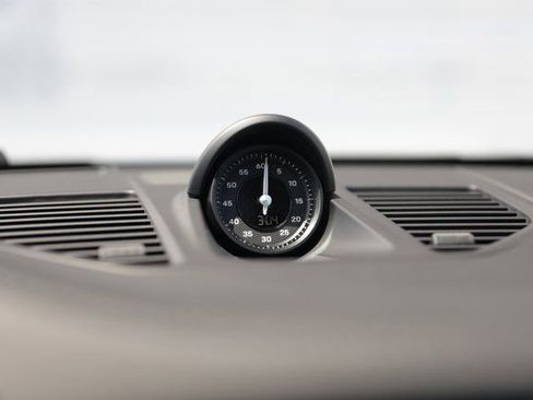 Certified 2025 Porsche 911 Carrera image 16