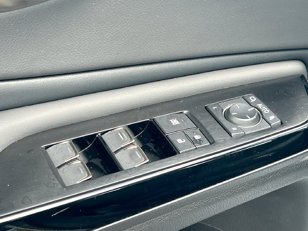 Used 2025 Lexus ES 350 w/ Premium Package FWD image 30