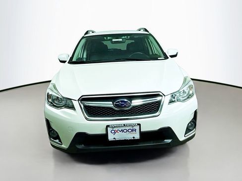 Used 2017 Subaru Crosstrek 2.0i Limited image 2