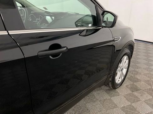 Used 2017 Ford Escape SE w/ Equipment Group 201A image 9