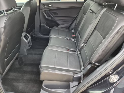 Used 2019 Volkswagen Tiguan SE w/ Panoramic Sunroof Package AWD/4WD image 23