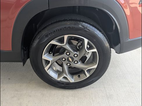 Used 2024 Chevrolet Trax LT w/ Driver Confidence Package FWD image 13