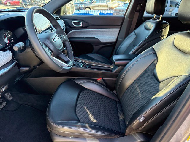 Used 2023 Jeep Compass Latitude AWD/4WD image 22
