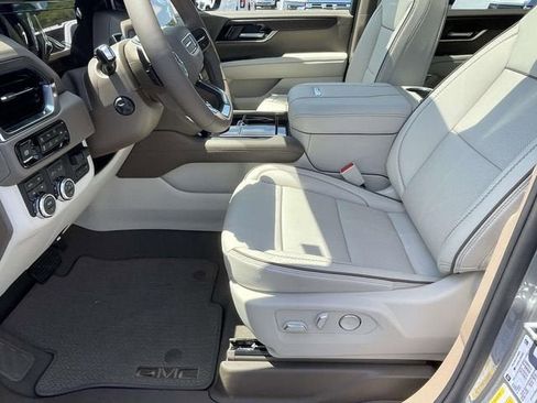 New 2026 GMC Yukon XL Denali w/ Denali Reserve Package image 13