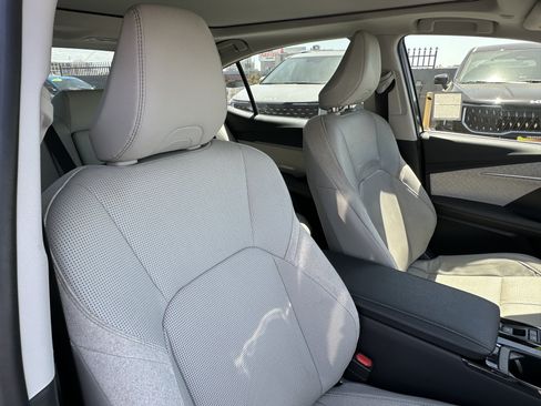 Used 2025 Toyota Camry XLE FWD image 15