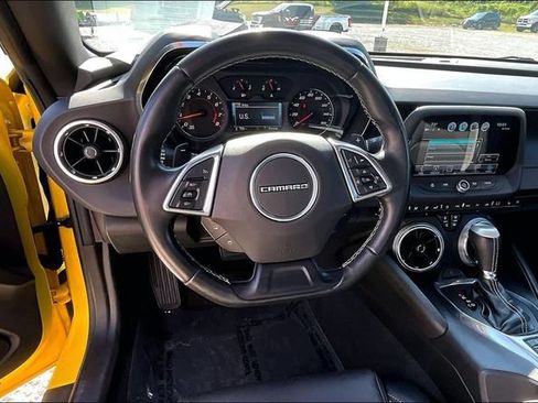 Used 2018 Chevrolet Camaro LT RWD image 5