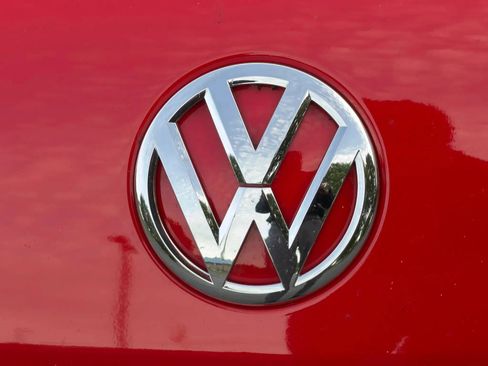 Used 2013 Volkswagen Beetle TDI FWD image 44