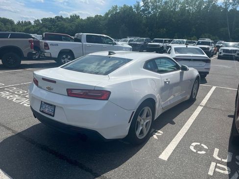 Used 2016 Chevrolet Camaro LT RWD image 8