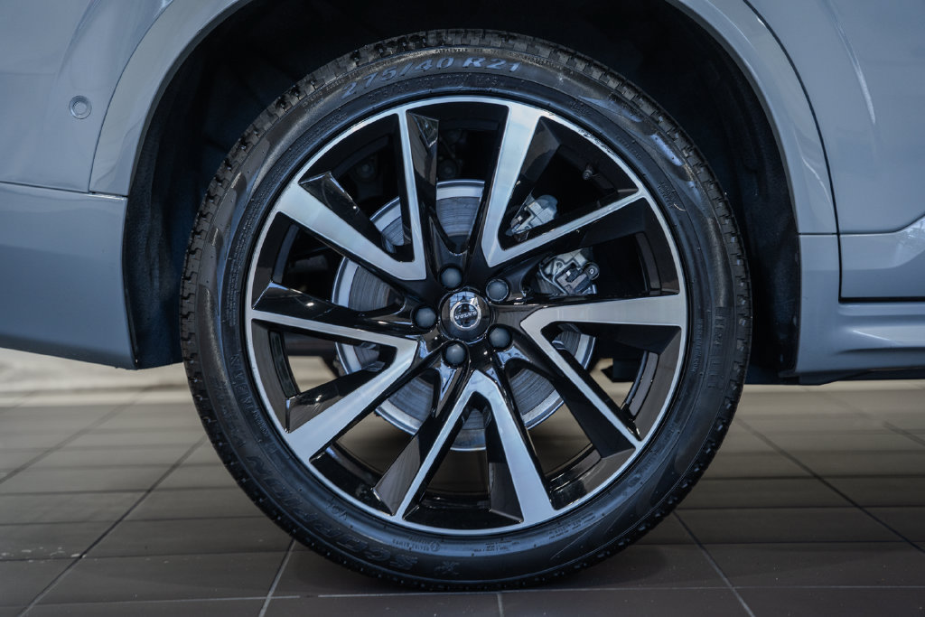 Used 2025 Volvo XC90 B6 Plus w/ Protection Package Premier AWD/4WD image 18
