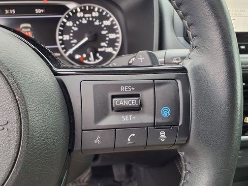 Used 2023 Nissan Rogue SL w/ SL Premium Package image 32