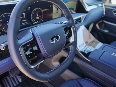 New 2026 INFINITI QX80 4WD image 7
