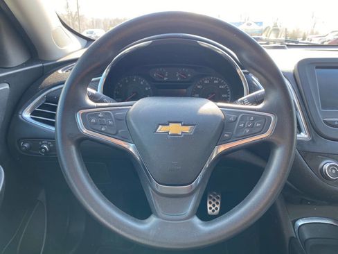 Used 2017 Chevrolet Malibu LT image 12