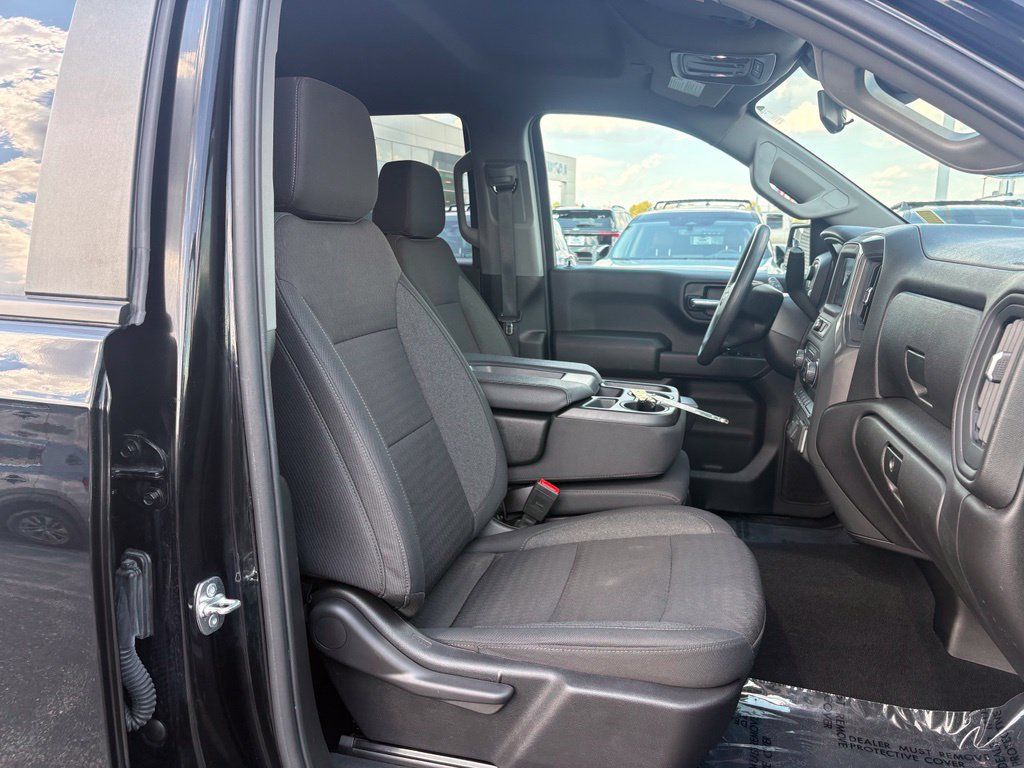Used 2025 Chevrolet Silverado 1500 Custom AWD/4WD image 18