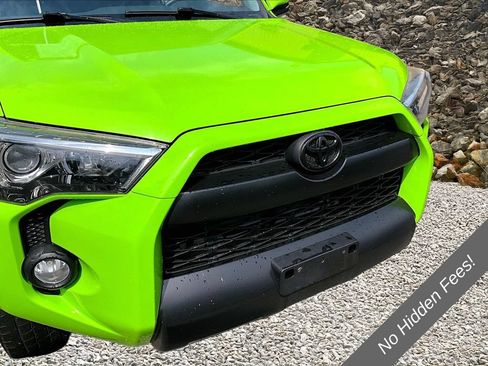 Used 2016 Toyota 4Runner SR5 Premium w/ Four Season Floor Mat Package AWD/4WD image 20