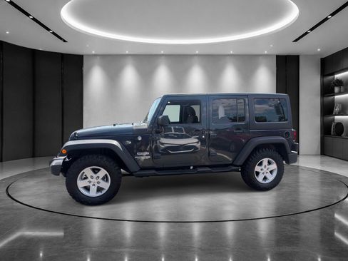 Used 2018 Jeep Wrangler Unlimited Sport S AWD/4WD image 3